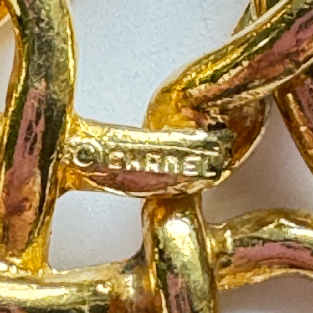 CHANEL Vintage 1993 Gold Plated Logo Medallion Chain Necklace 27”, CC logo 3” - Picture 8 of 10